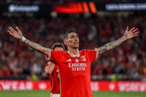 mk官网app -转折点！阿贾克斯强势反弹，欧冠关键时刻攻防权衡，管理层满意，赛程密集仍需轮换的简单介绍