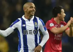 包含波尔图训练开放日；今晚状态回暖引欢呼；CBA常规赛在即；纪律约束更严格的词条