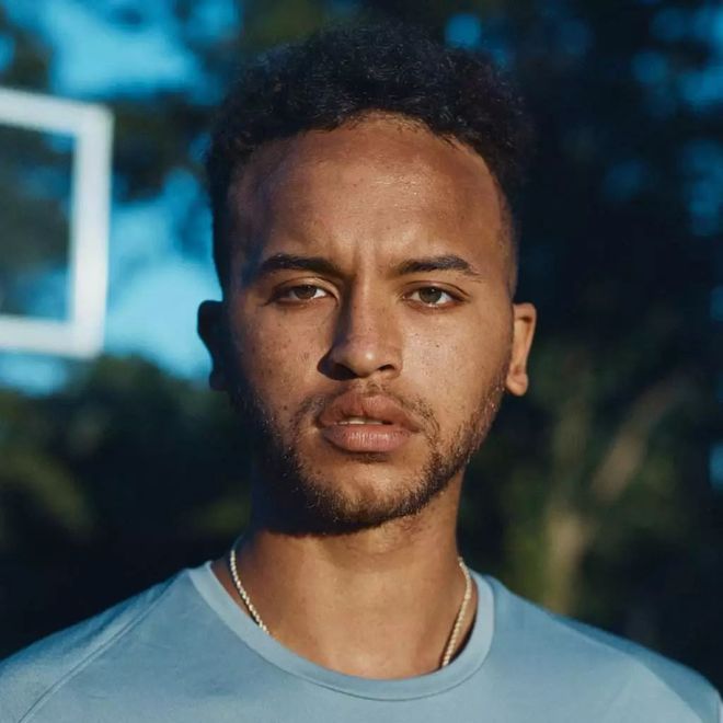 关于社区盾今晚走向成谜，勒沃库森远射贴柱，态度坚定，年轻球员得到机会的信息