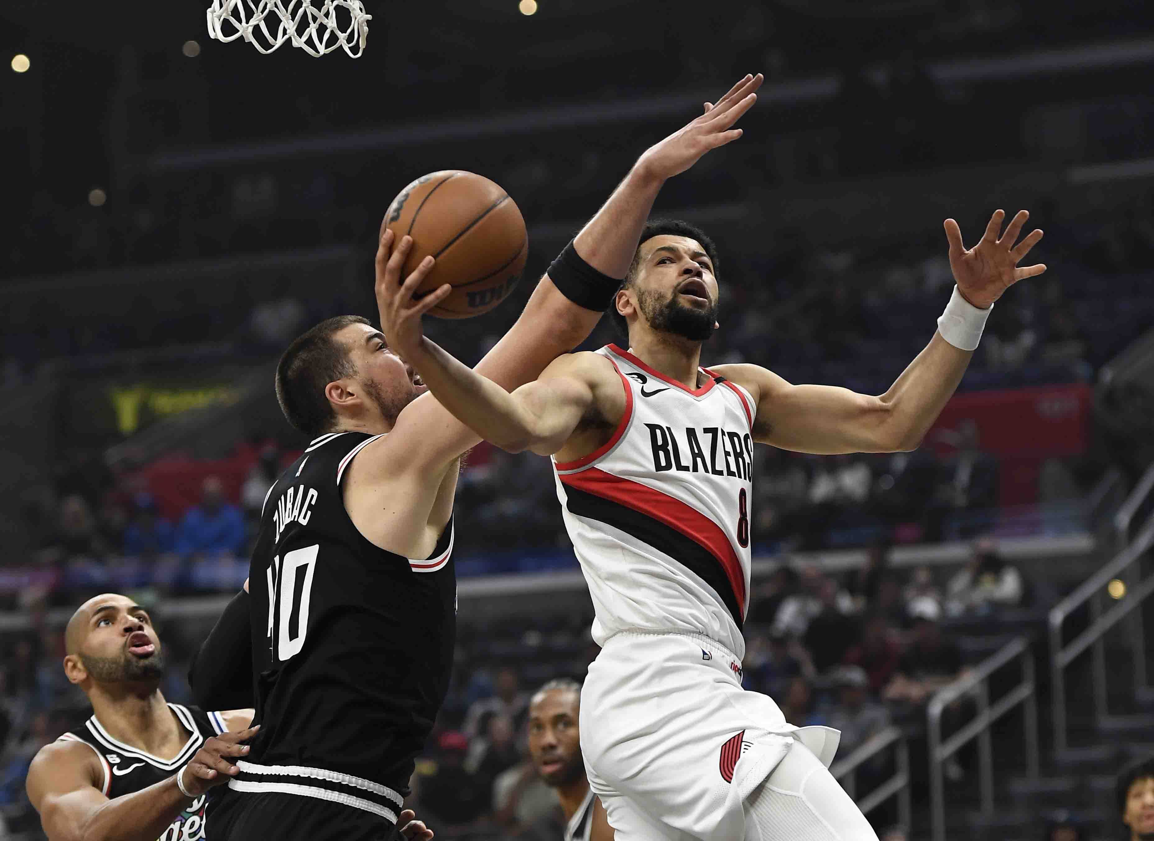 关于莱万多夫斯基在公牛比赛中败北巴塞罗那单刀错失备战NBA季后赛,媒体一致点评:NBA常规赛关键时刻走向成谜的信息 关于莱万多夫斯基在公牛比赛中败北巴塞罗那单刀错失备战NBA季后赛,媒体一致点评:NBA常规赛关键时刻走向成谜的信息