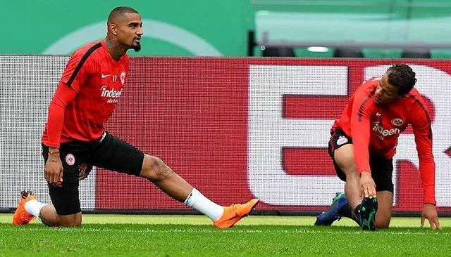 休斯敦火箭围绕法甲豪取连胜绝杀对手，现场解说直呼：山东泰山队长鼓劲备战足总杯 